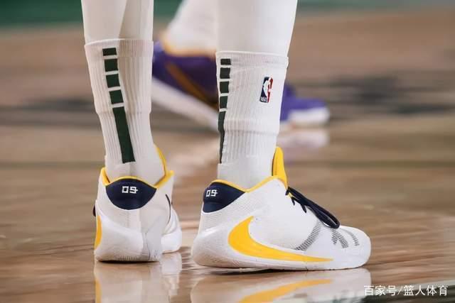 张镇麟34+7辽宁胜青岛 阿不都27分新疆胜福建