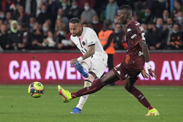 CJ45分鹈鹕险胜爵士4连胜 快船负公牛止4连胜